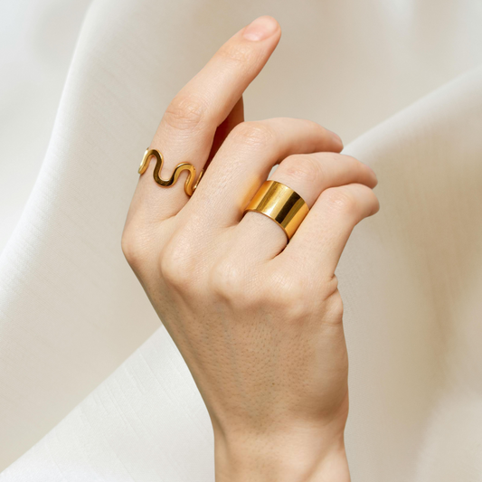 Tendencia 18K Gold Plated Stainless Steel Ring